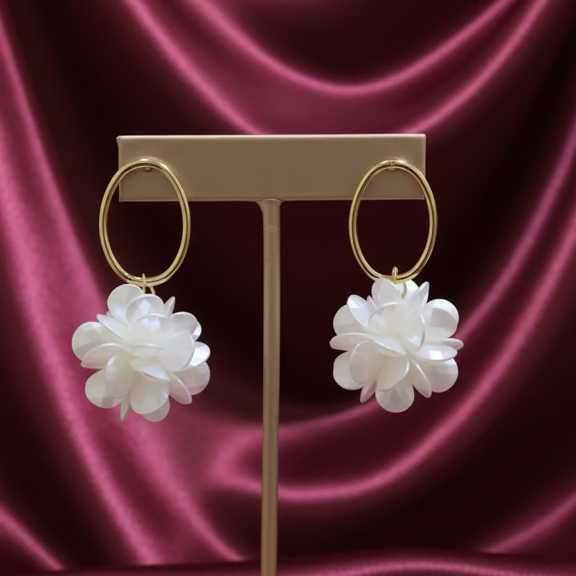 Aretes Flor Blanca