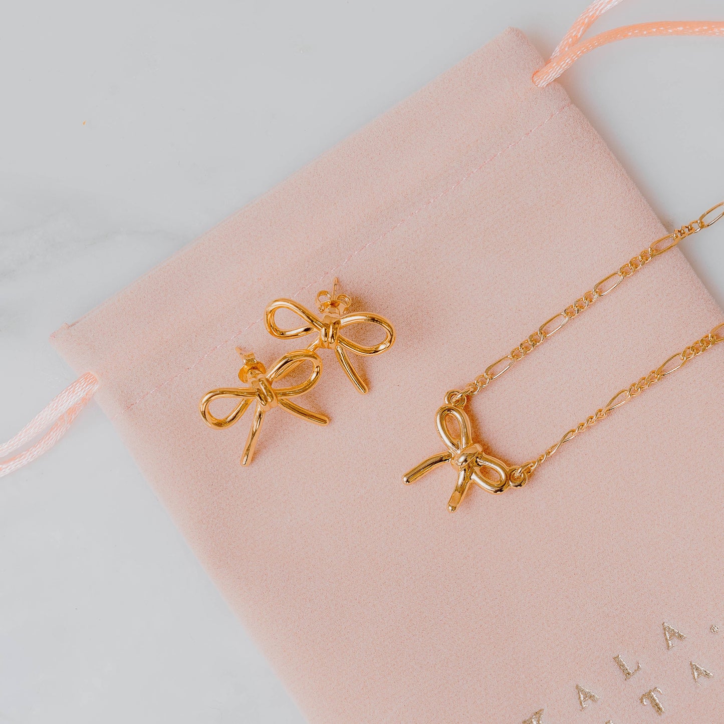 Aretes Moño Coquette Chicos