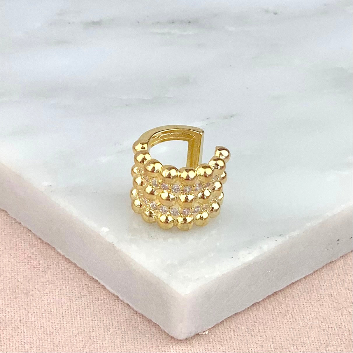 Earcuff Triple Bolitas