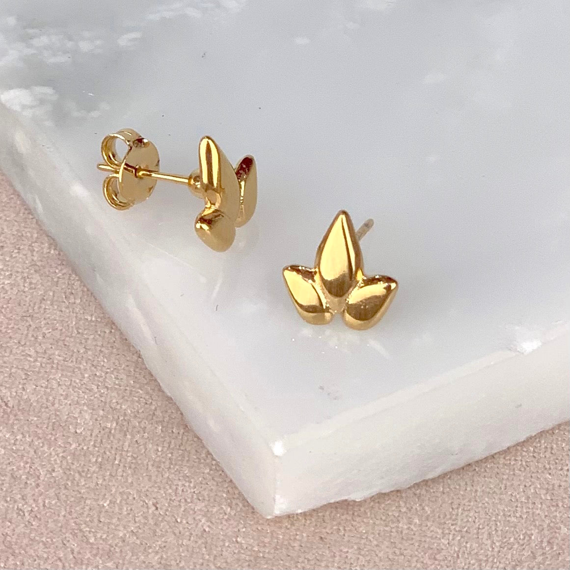 Studs Tres Hojitas