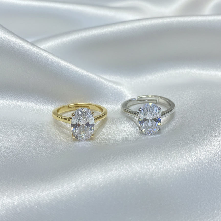 Anillo Ajustable Zirconia Ovalada
