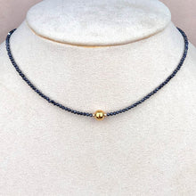 Cargar imagen en el visor de la galería, Choker Esfera Dorada
