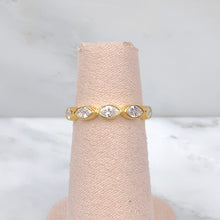 Cargar imagen en el visor de la galería, Anillo Zirconias dorado
