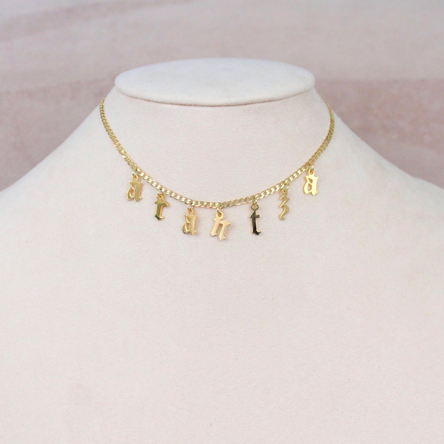 Collar personalizado letras colgando