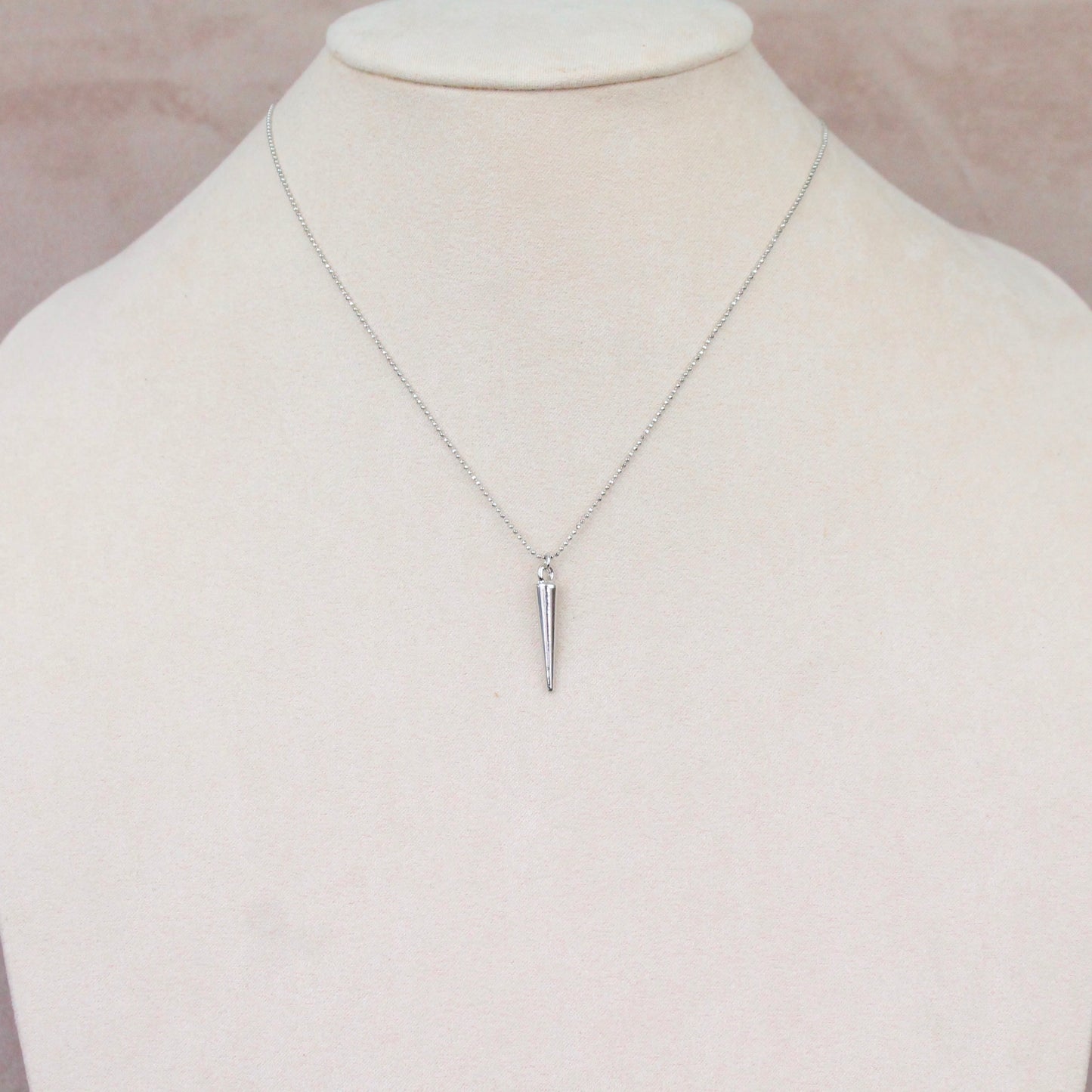 Collar Pico plateado