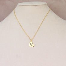 Cargar imagen en el visor de la galería, Collar Personalizado Corazón grabado
