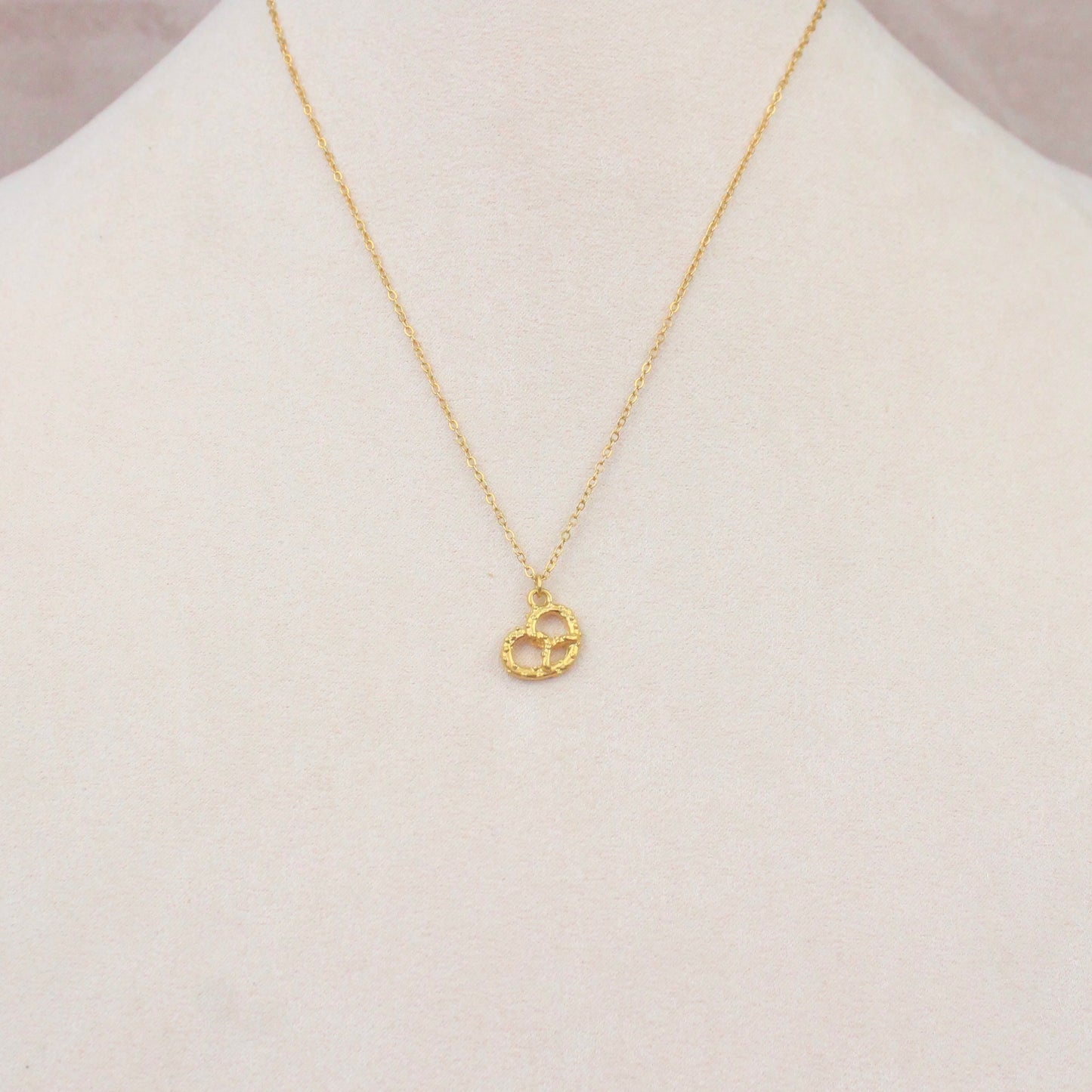 Collar Pretzel Corazón