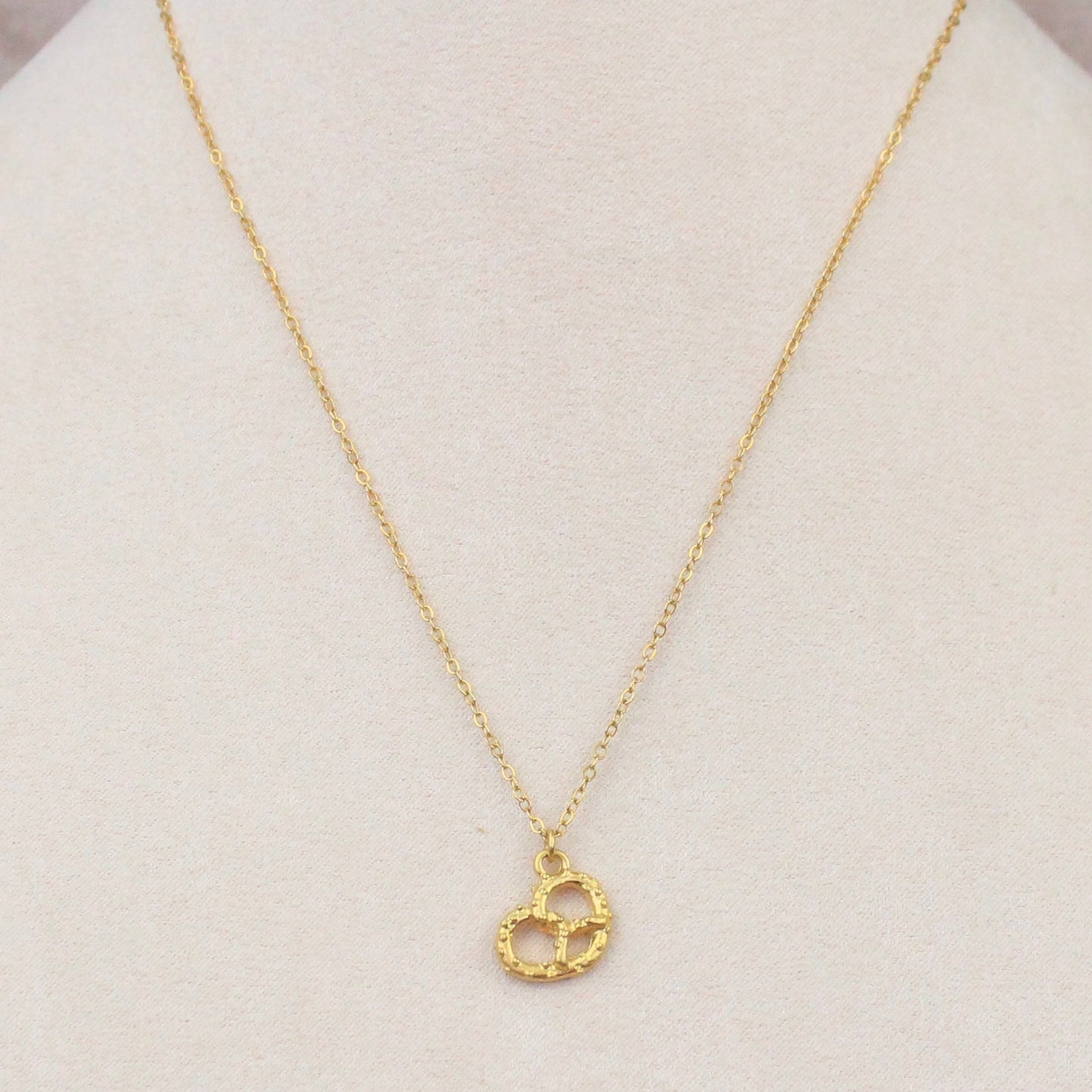 Collar Pretzel Corazón