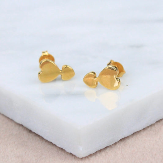 Studs dos Corazones