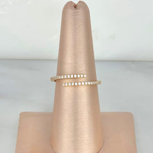 Cargar imagen en el visor de la galería, Anillo Espiral Zirconias Dorado
