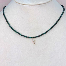 Cargar imagen en el visor de la galería, Choker Rayo Esmeraldas
